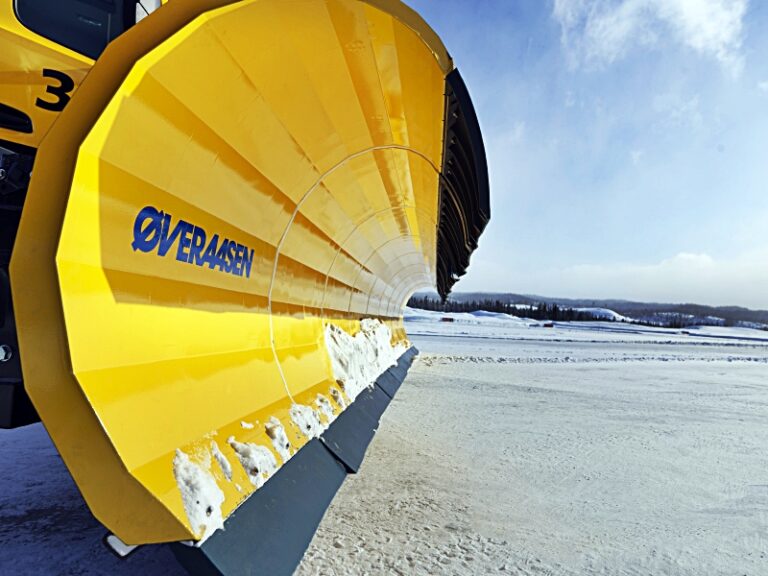 Yeti Semcon - Øveraasen snøplog - Avinor Oslo lufthavn - Gardermoen