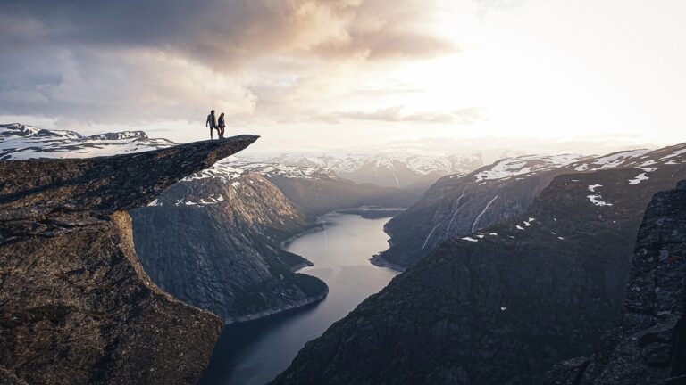 Trolltunga - Odda - Sørfjorden - Hardanger - Fjord Norge