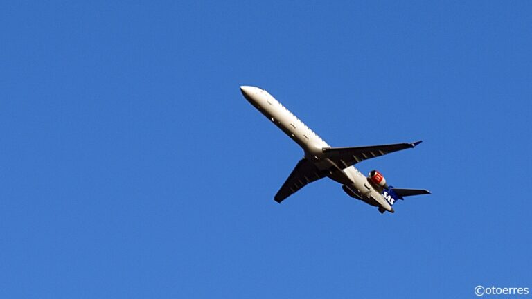 SAS - City Jet - CRJ 900 - take of fra Sola