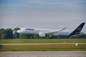 Lufthansa - Airbus A 350 - Take off