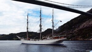 Statsraad Lemkuhl - Skoleskip - Seilskute - Lysefordbrua - Lysefjorden