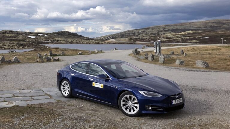 Tesla - Elbil - Rasteplass - Venabygdsfjellet - NAF