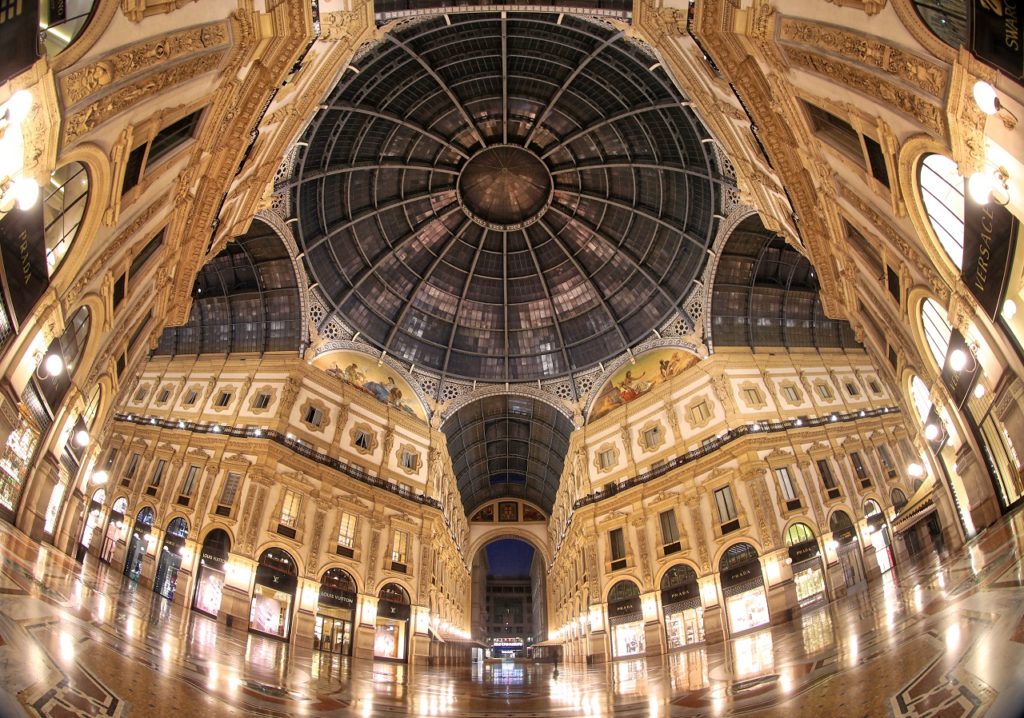 Galleria Vittorio Emanuele II - Shoppingarkade - Luksusbutikker - Milano - Italia