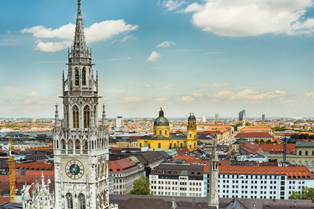 München - Skyline - Rådhustårnet - Theatinerkirken - Tyskland