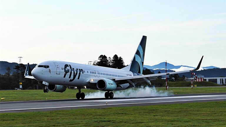 Flyr - Boeing 737-800 - Bergen lufthavn Flesland - Første landing - 16. august 2021