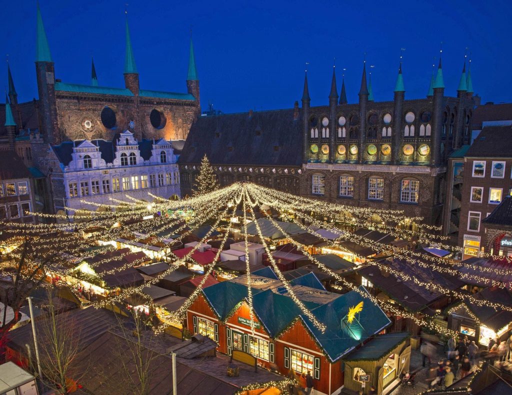 Julemarked - Weihnachtsmarkt - Rådhustorget - Lübeck - Tyskland
