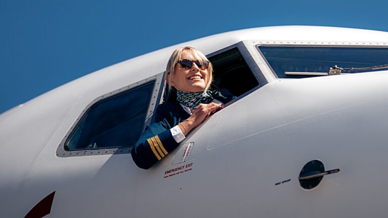 Flyr - pilot - Kvinne - Boeing 737-800