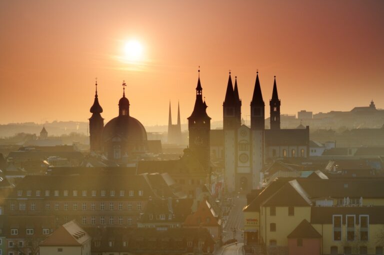 Soloppgang - Gamleby - Skyline - Würzburg - Tyskland