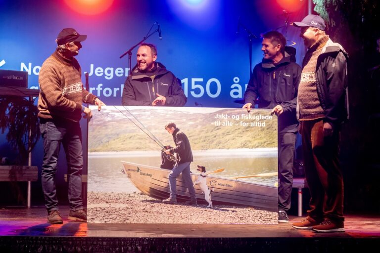 Statskog - NJFF- 150 år - Båtgave - 2021