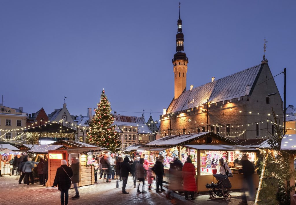 Besøkende - Julemarked - Gamleby - Vana Linn - Rådhusplass - Tallinn - Estland