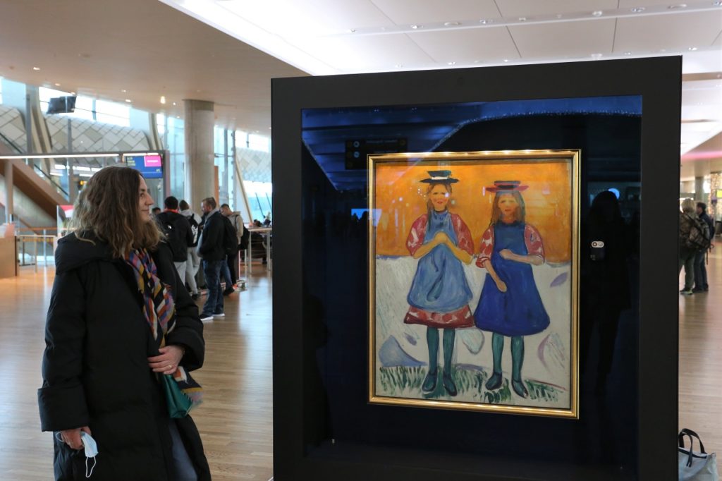 Edvard Munch - To småpiker med blå forklær - Oslo lufthavn - 2021