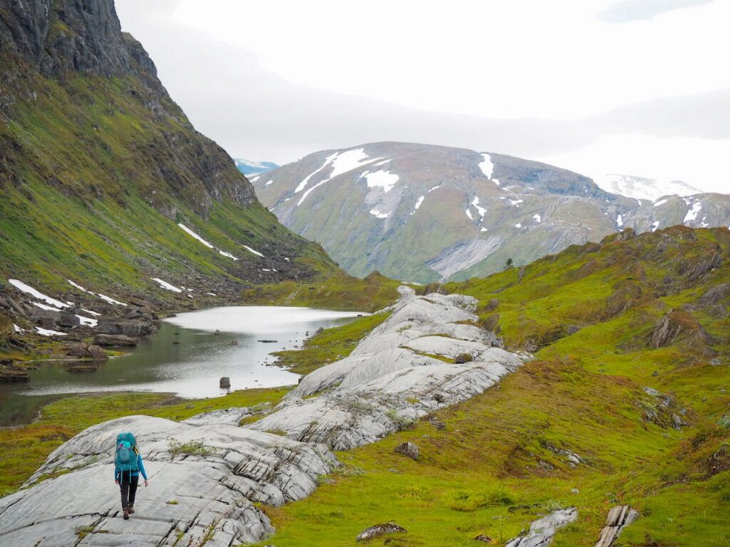 På tur fra Pikhåghytta med utsikt mot Glomdalen - Svartisen nasjonalpark