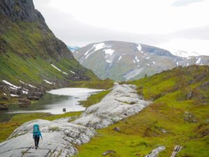 På tur fra Pikhåghytta med utsikt mot Glomdalen - Svartisen nasjonalpark