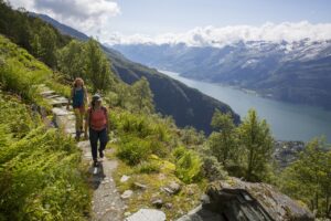 Dronningstien - Kinsarvik - Lofthus.- Hardanger