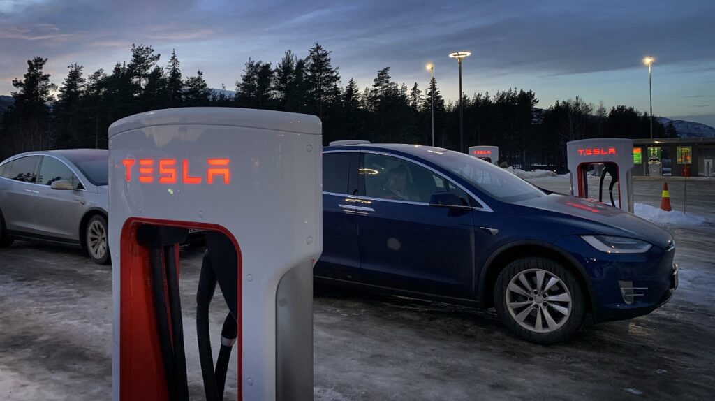 Ladestasjon - Elbil - Tesla - NAF