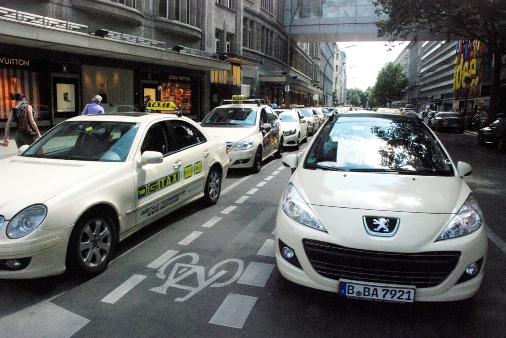 Illustrasjon - Taxi - Berlin - Tyskland - Bladet Taxi