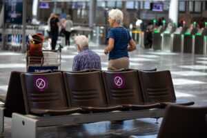 Avinor - Flyplass - FGlypassasjerer - venting - Sikkerhetskontroll