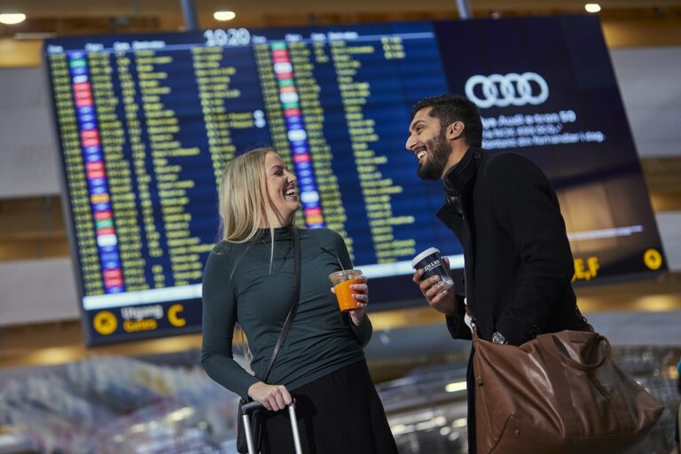 Flypassasjerer - Flyplass - Avinor - Informasjonstavle - 2022