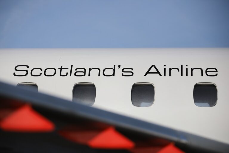 Loganair - Embraer 145 - Logo - Teesside International Airport