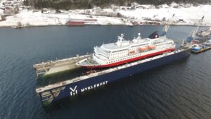 MS Richard With - Hurtigruten - Tørrdokk - Myklebust Verft - Gursken - Sunnmøre - 2022