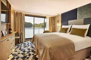 Kabin - fransk balkong - VIVA One - elvecruiseskip - VIVA Cruises