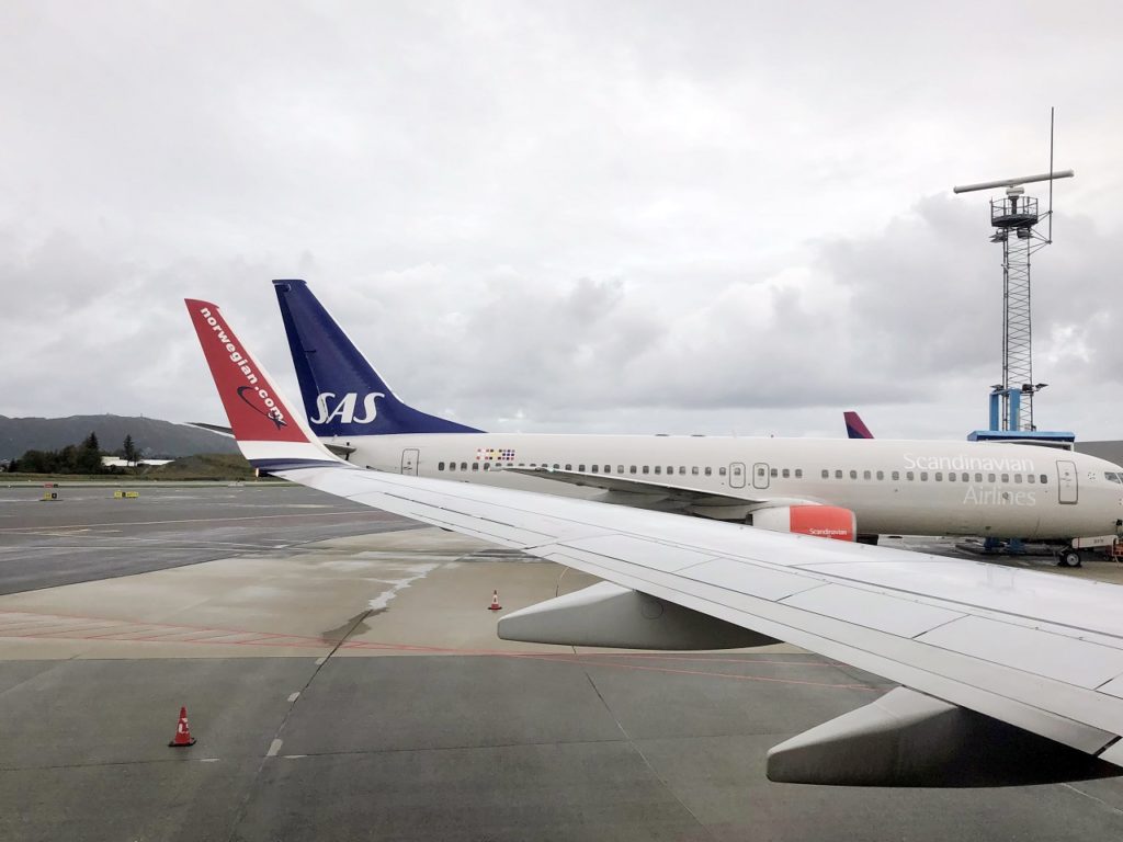 SAS - Norwegian - Boeing 737 - Flyplass - Frende