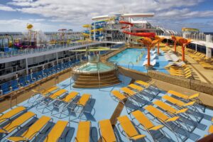 Pool-dekk - Wonder of the Seas - Cruiseskip - RCI - Royal Caribbean