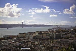 St. Jorge Castle - Lisboa - Tejo - 25. April-broen
