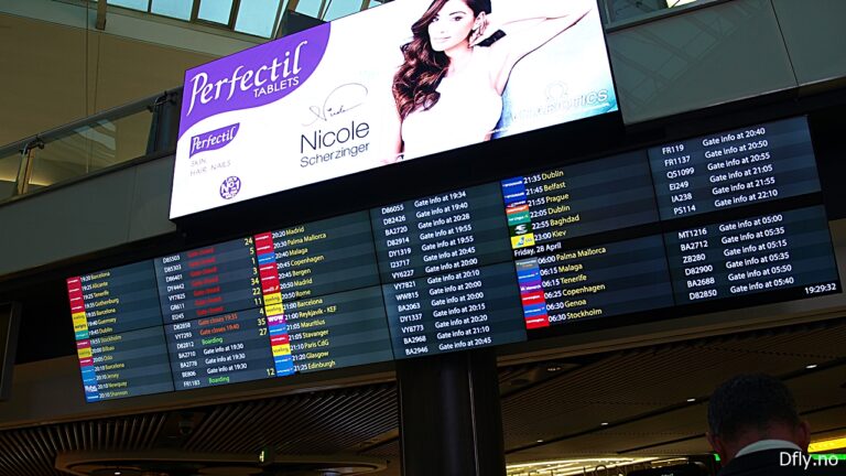 Infotavle - London Gatwick Airport - Storbritannia