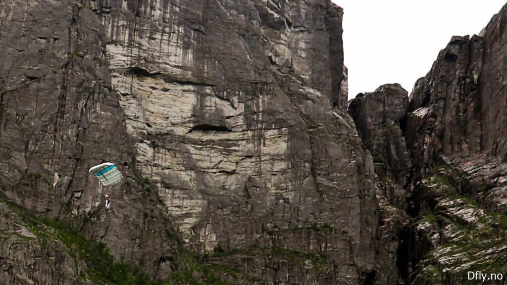 Basehopper - Kjerag - Lysefjorden - Norge