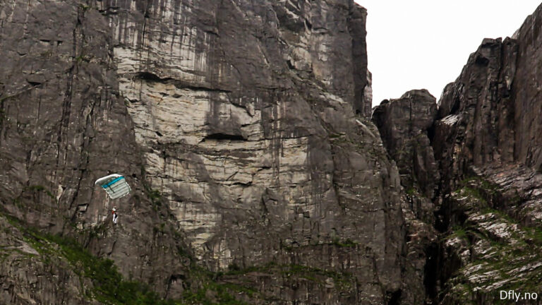 Basehopper - Kjerag - Lysefjorden - Norge