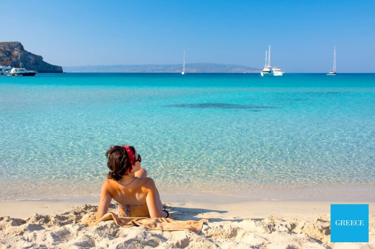 Kvinne - Badestrand - Kreta - Hellas
