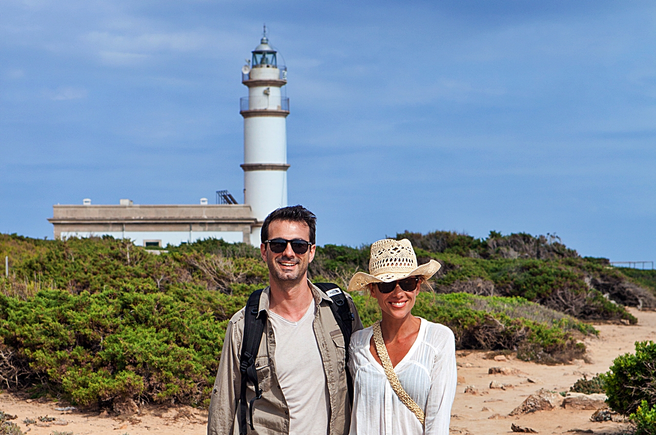 Turgåere - Fyrtårn - Strand - Kyst - Mallorca - Balearene - Spania - Middelhavet