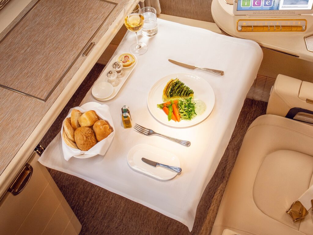 First Class - Nye menyer - Emirates - Flyselskap - Dubai