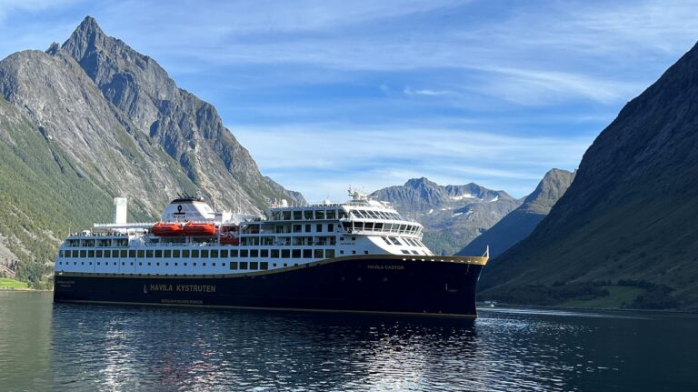 Havila Castor - Hjørundfjorden - Sunnmøre - Møre og Romsdal