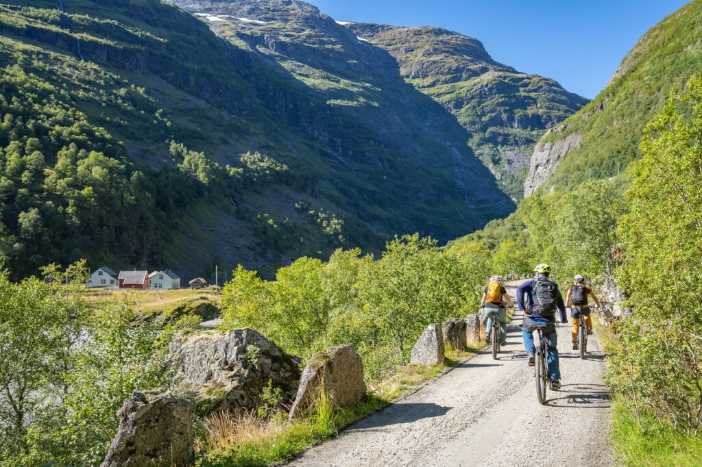 Sykling - Syklister - Sykkeltur - Flåmsdalen - Sogn - Vestland fylke - Norways Best