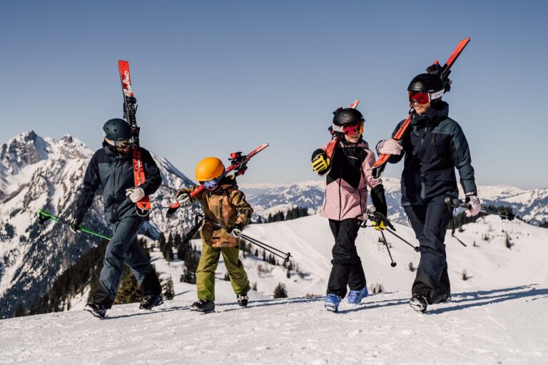 Familie - Skiferie . SalzburgerLand - Østerrike - Alpene