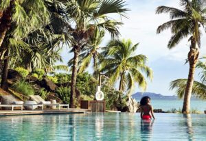 Kvinne - Evighetsbasseng - Syden - Lime Travel - DER Touristik