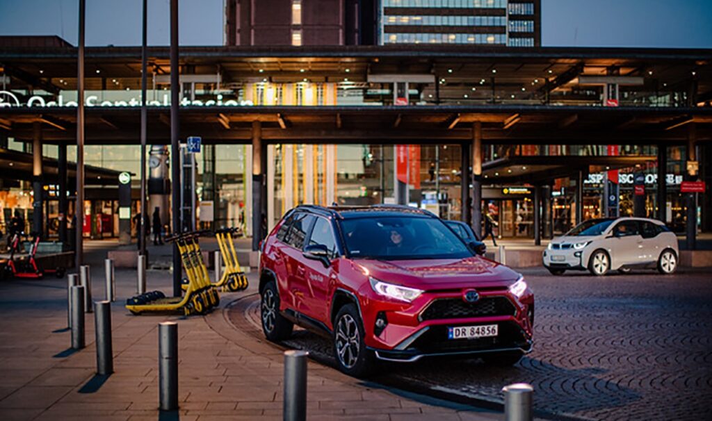 Ladbar hybridbil - Parkering - Avgift - Skatt - NAF