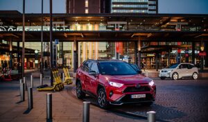 Ladbar hybridbil - Parkering - Avgift - Skatt - NAF