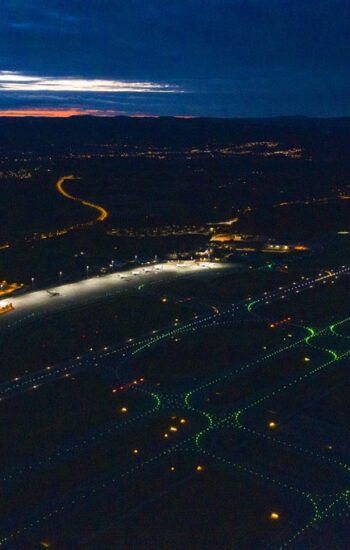Dronebilde tatt over  Oslo lufthavn (Foto: UAS Norway, Anders Martinsen)