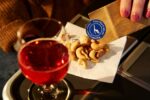 The new signature drink Avionic will be served with nuts as a welcome drink on board before take-off (Photo: Lufthansa)